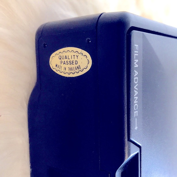 Vivitar EZ 35 View Finder Camera; Film & Focal Length 35mm: Exposure 24mm x 36mm - Picture 7 of 16